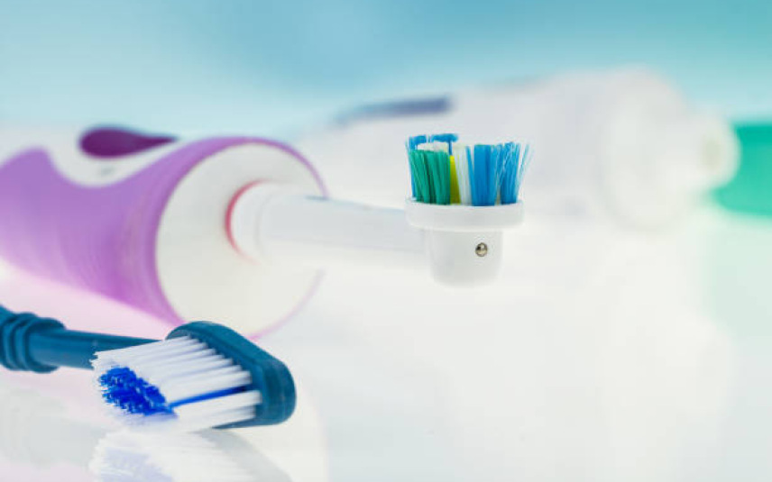 Choisir sa brosse à dents : manuelle ou électrique ? - Conseils santé