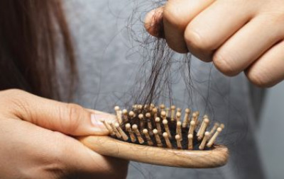 Prévenez la chute de cheveux saisonnière